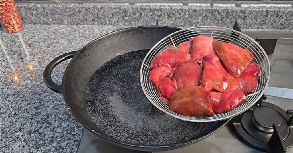 cleaning raw chicken liver
